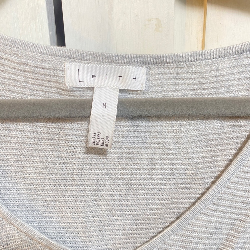 LEITH Soft Gray Sweater Size Med V-Neck Dolman Sleeves Drapey Classic Nordstrom - Picture 4 of 7